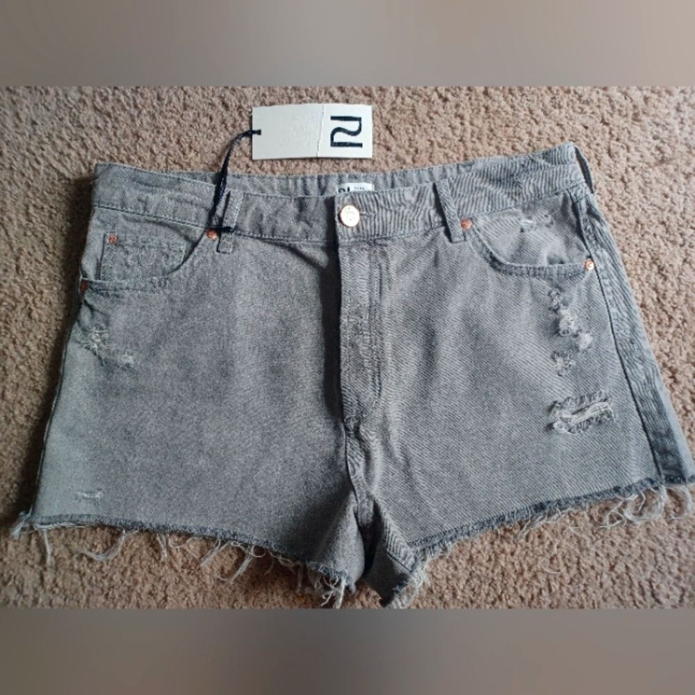 River Island NWT Light grey denim shorts